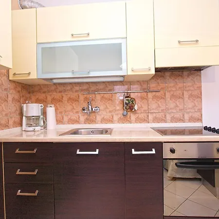 Apartment Orange 994 *